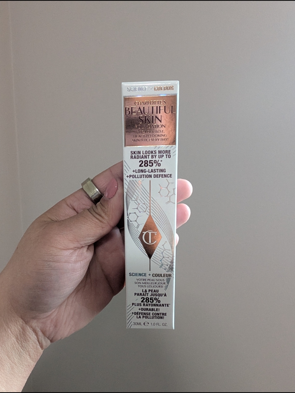 Charlotte Tilbury Beautiful Skin Foundation in 6 Neutral